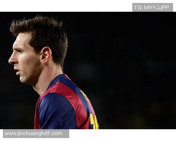 足球明星跪滑海报展现激情与坚持的完美结合引发球迷热议